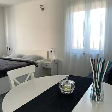 Whole House Forest-yard And Bbq, Private Parking Semesterbostad *