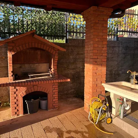 Whole House Forest-yard And Bbq, Private Parking *