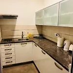 Whole House Forest-yard And Bbq, Private Parking بيت للعطل
